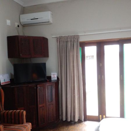 Buffalo Hotel Hectorspruit Buitenkant foto
