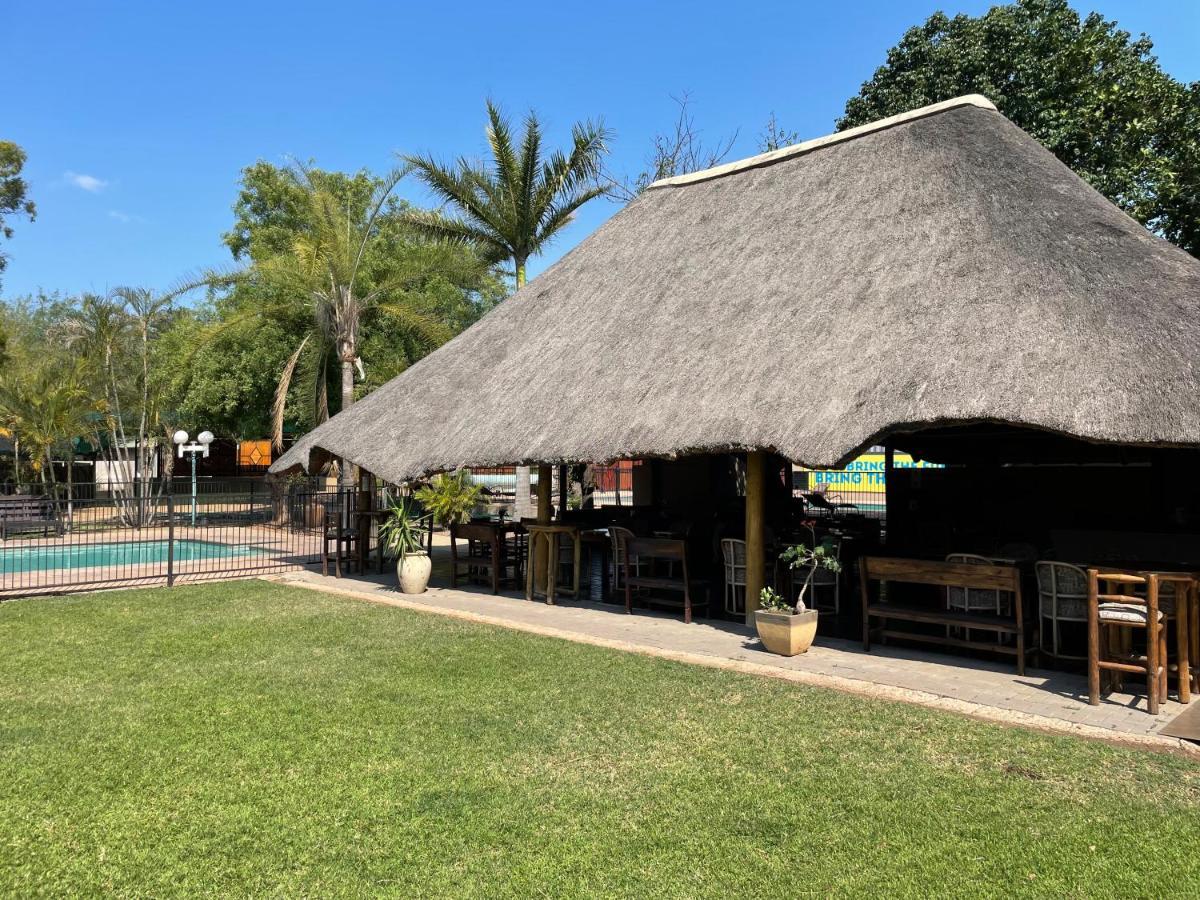 Buffalo Hotel Hectorspruit Buitenkant foto