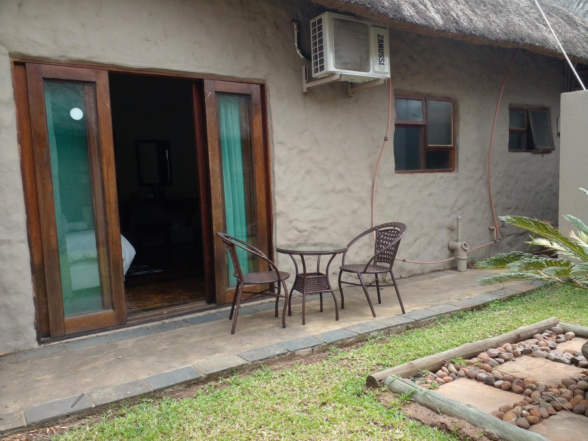 Buffalo Hotel Hectorspruit Buitenkant foto