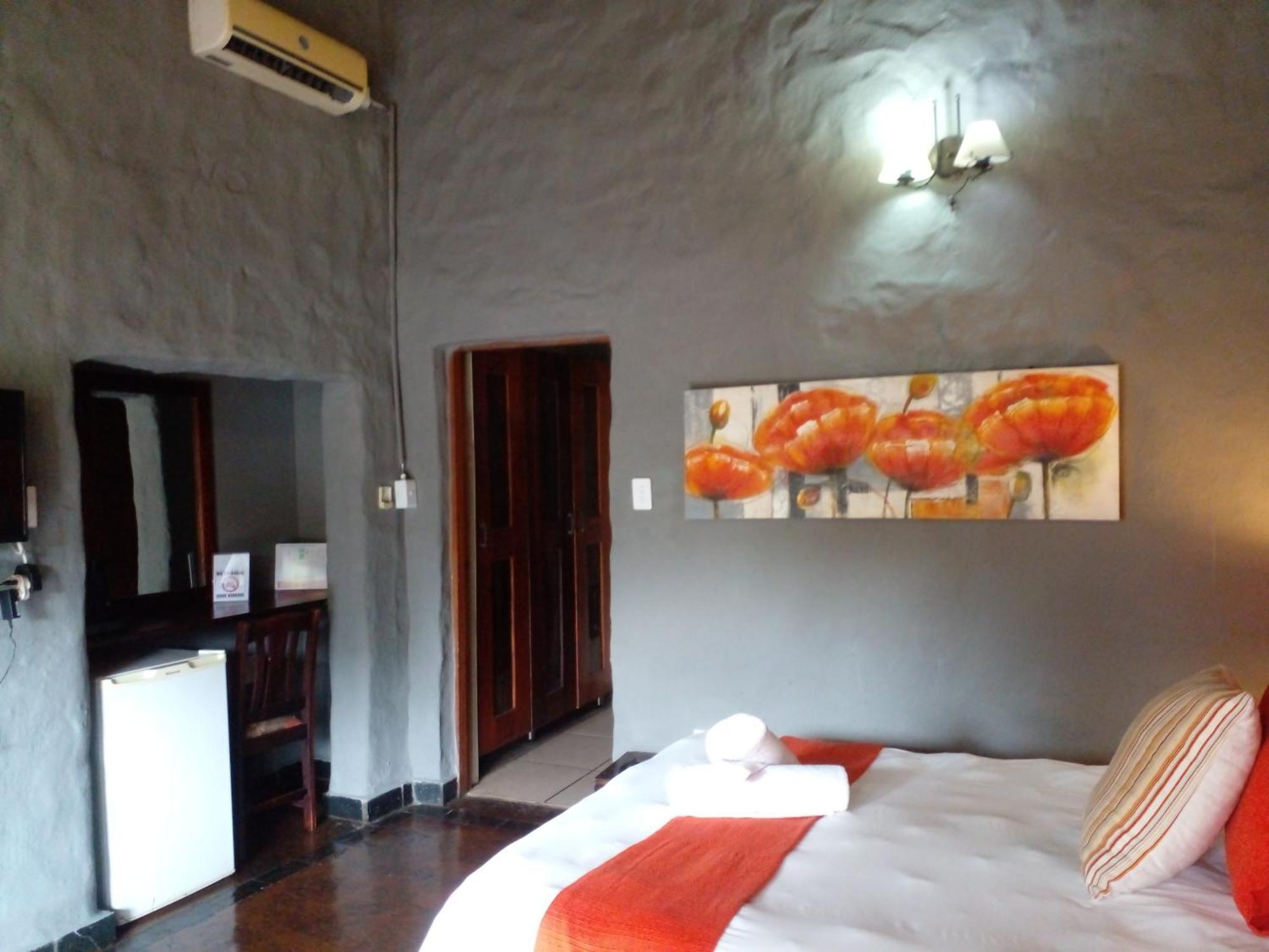 Buffalo Hotel Hectorspruit Buitenkant foto