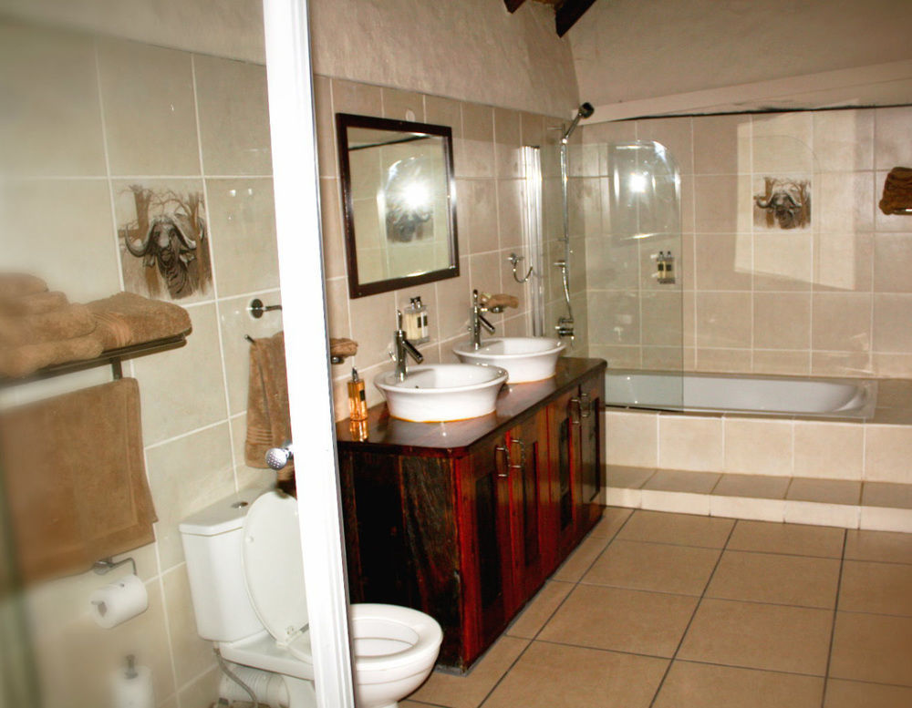 Buffalo Hotel Hectorspruit Buitenkant foto